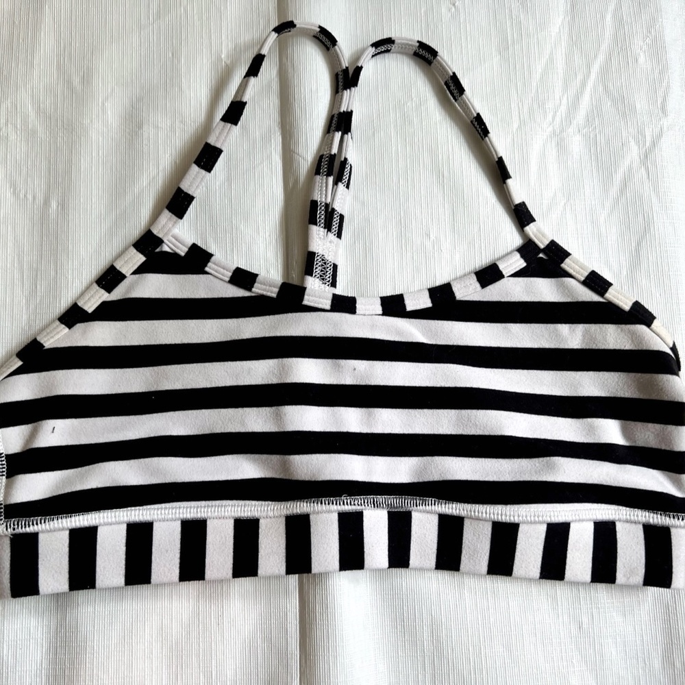 Lululemon Striped Flow Y Bra (Sz 8)
